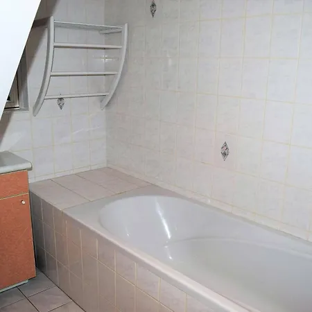 Superbe 3 Etoiles A Proximite Centre Et A - Ref 942